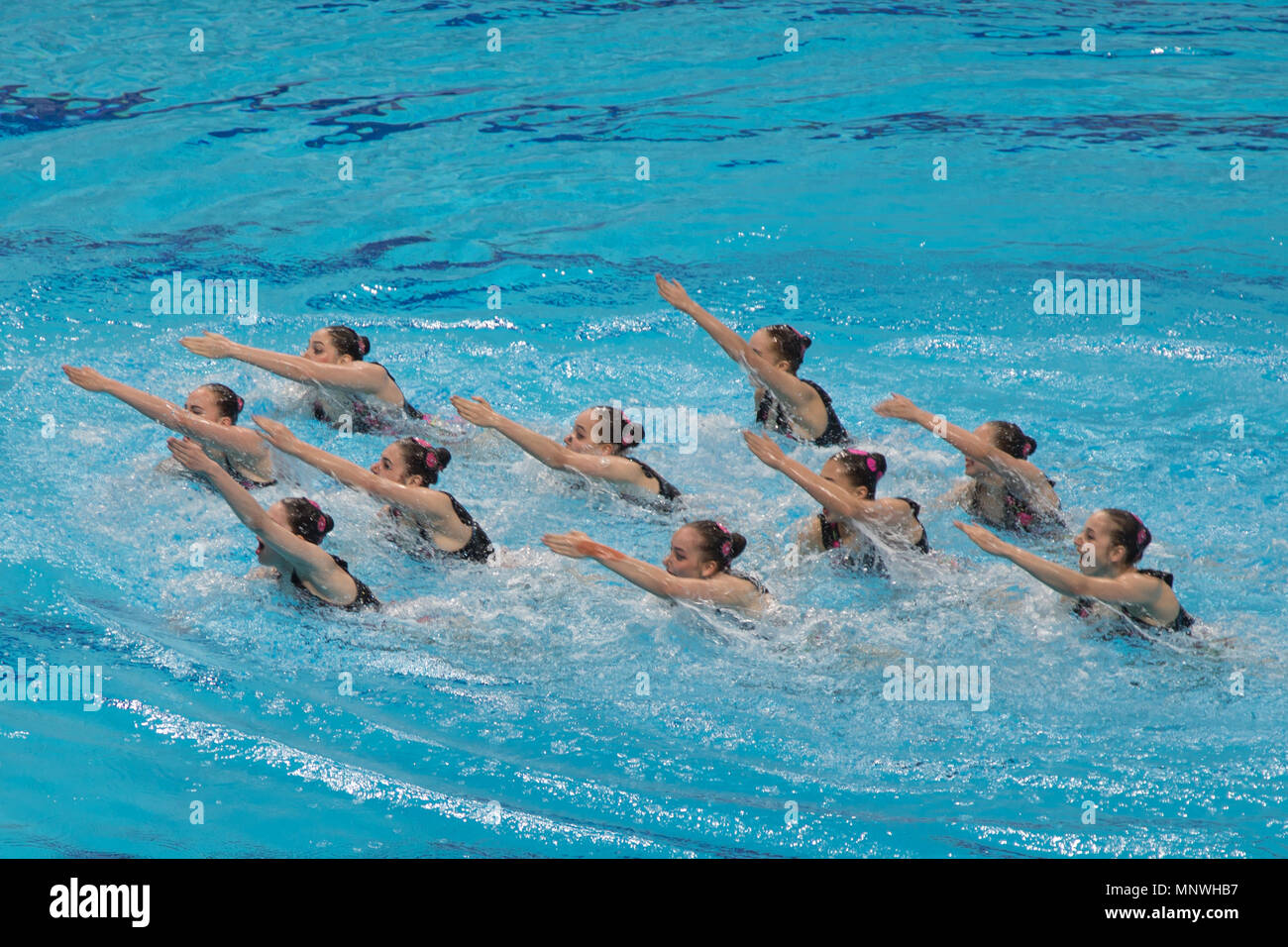 Budapest. 19 mai, 2018. Les membres d'équipe Ukraine effectuer au cours de la routine en surbrillance à la série mondiale FINA Natation artistique Open de Budapest à Budapest, Hongrie le 19 mai 2018. L'Ukraine a gagné la médaille d'or avec 93,1333 points. Credit : Attila Volgyi/Xinhua/Alamy Live News Banque D'Images