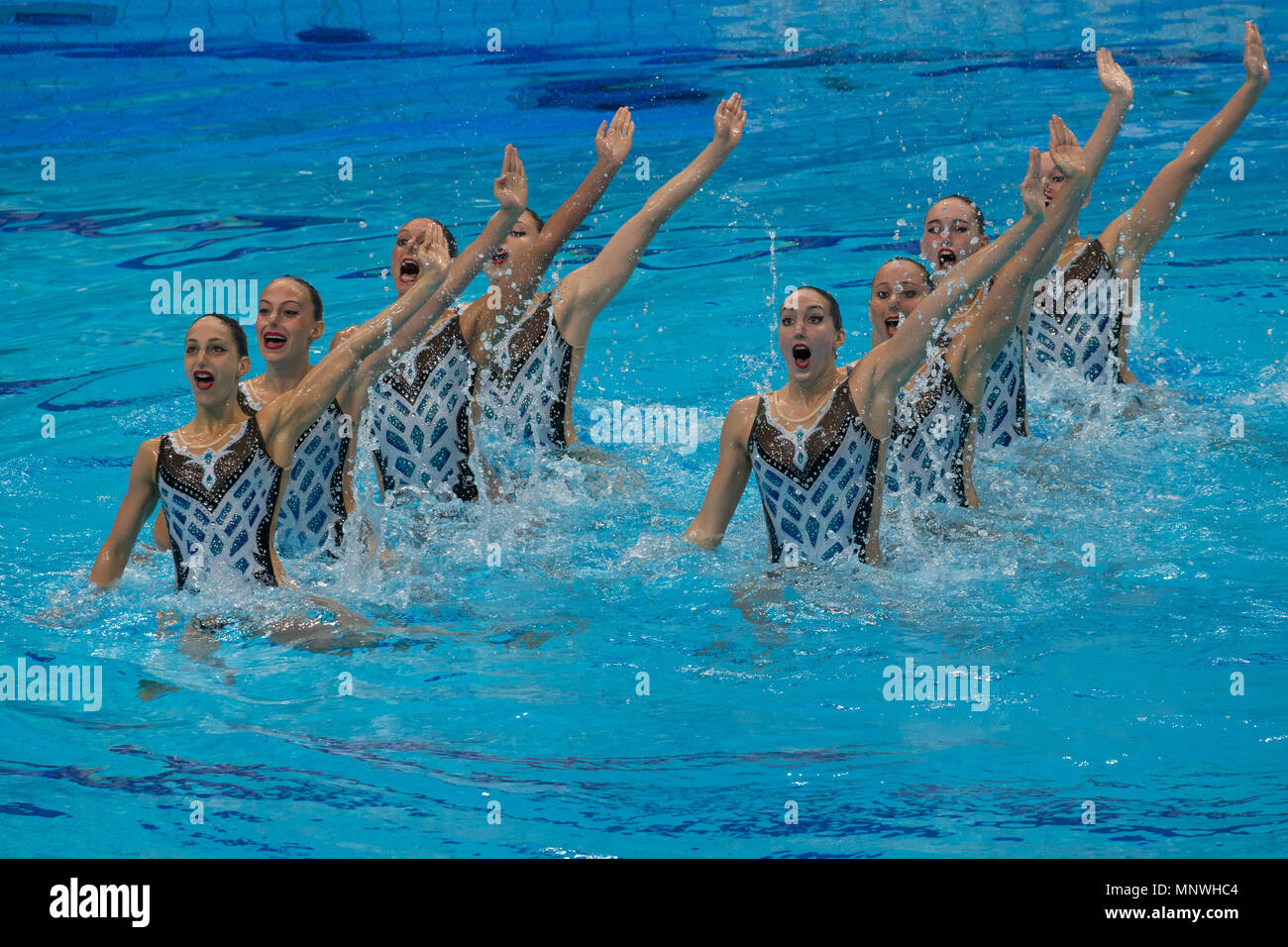 Budapest. 19 mai, 2018. Les membres de l'équipe Italie effectuer au cours de la routine technique de l'équipe à la série mondiale FINA Natation artistique Open de Budapest à Budapest, Hongrie le 19 mai 2018. L'Italie a gagné la médaille de bronze avec 88,3951 points. Credit : Attila Volgyi/Xinhua/Alamy Live News Banque D'Images