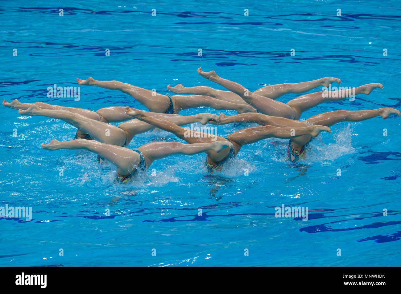 Budapest. 19 mai, 2018. Les membres de l'équipe Russie effectuer au cours de la routine technique de l'équipe à la série mondiale FINA Natation artistique Open de Budapest à Budapest, Hongrie le 19 mai 2018. La Russie a gagné la médaille d'or avec 94,6289 points. Credit : Attila Volgyi/Xinhua/Alamy Live News Banque D'Images
