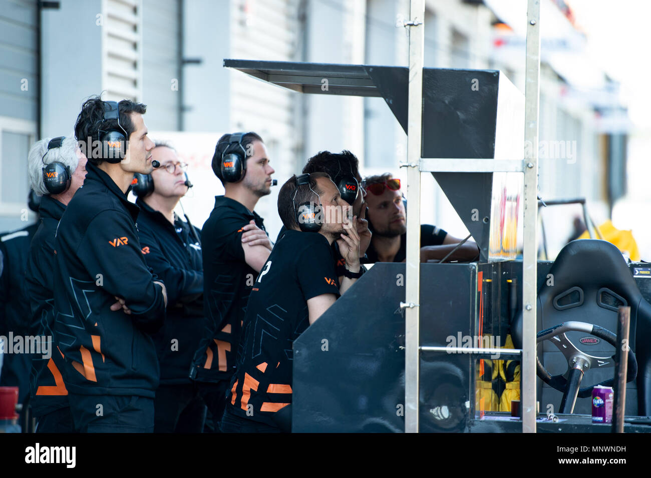 Klettwitz, Allemagne. 20 mai 2018. Motorsport, ADAC formule 4 Course au Lausitzring : mécanique de l'équipe l'équipe Van Amersfoort Racing (VAR) voir la formule 4 Course. Photo : Lisa Ducret/dpa dpa : Crédit photo alliance/Alamy Live News Banque D'Images