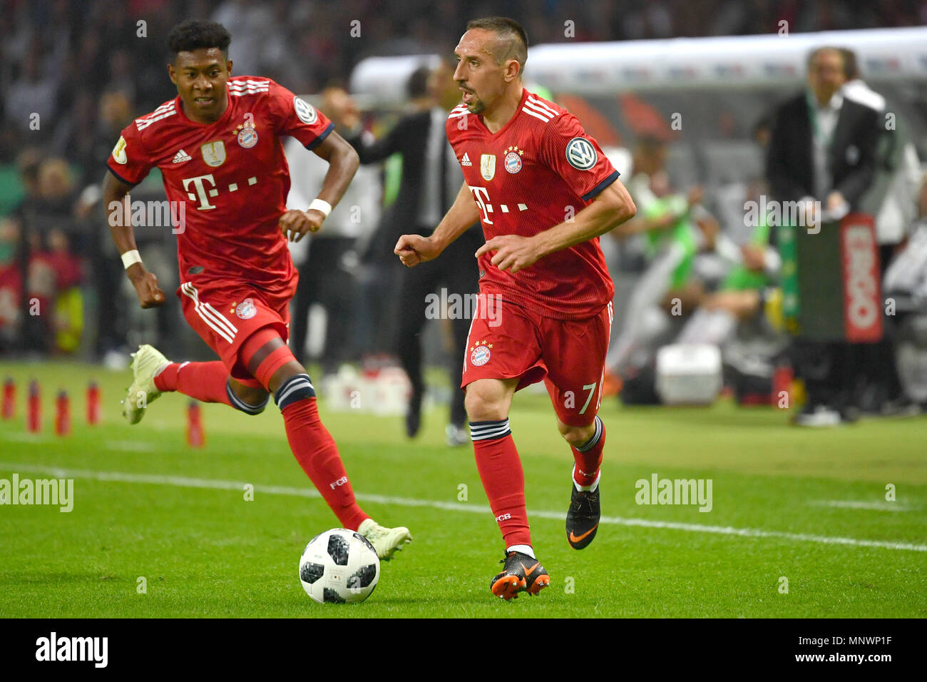 Berlin, Deutschland. 19 mai, 2018. v.re:Franck Ribéry (FC Bayern Munich), David ALABA (Bayern Munich), action sur la balle. DFB Pokal Final, Bayern Munich (M) - l'Eintracht Francfort (F) 1 à 3, dans le Stade Olympique de Berlin le 19.05 .2018 | Conditions de crédit dans le monde entier : dpa/Alamy Live News Banque D'Images