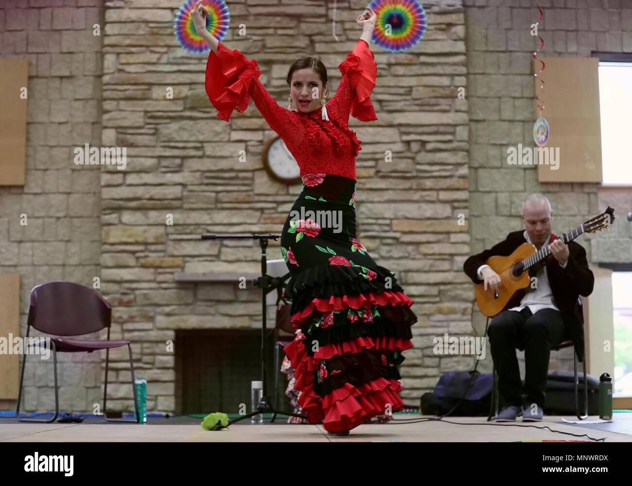 L'Illinois, USA. 19 mai, 2018. Une femme de la communauté de danse flamenco espagnol effectue au 28e Festival des Cultures à Skokie Skokie de l'Illinois, aux États-Unis, le 19 mai 2018. Credit : Wang Ping/Xinhua/Alamy Live News Banque D'Images