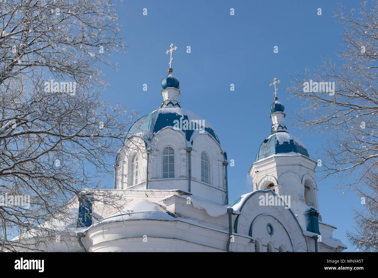 Église orthodoxe de l'hiver, période de l'après-midi Banque D'Images