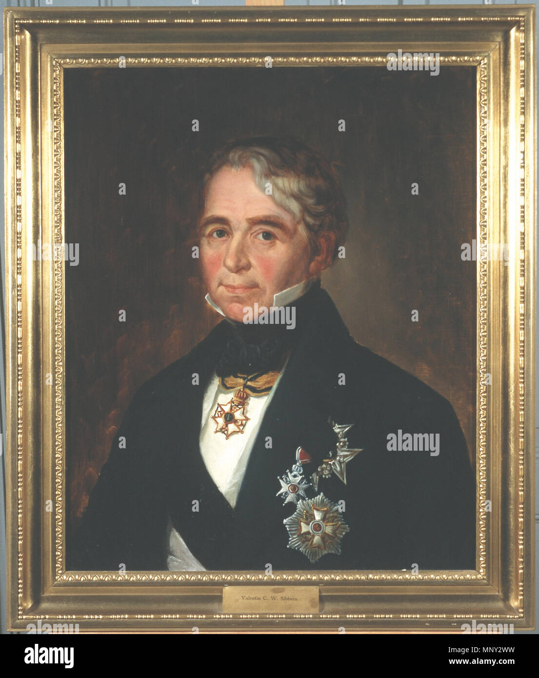 . Norsk bokmål : Portrett av Valentin Sibbern. Mørk drakt hvit skjorte, og vest et halsbind ce chef. Ordensbånd ce chef, tre ordner festet på la poitrine og en bånd rundt i halsen. eier : Eidsvoll 1814 English : Portrait de Valentin Christian Wilhelm Sibbern (1779-1853) . Date inconnue. Valentin 1219 Sibbern Banque D'Images