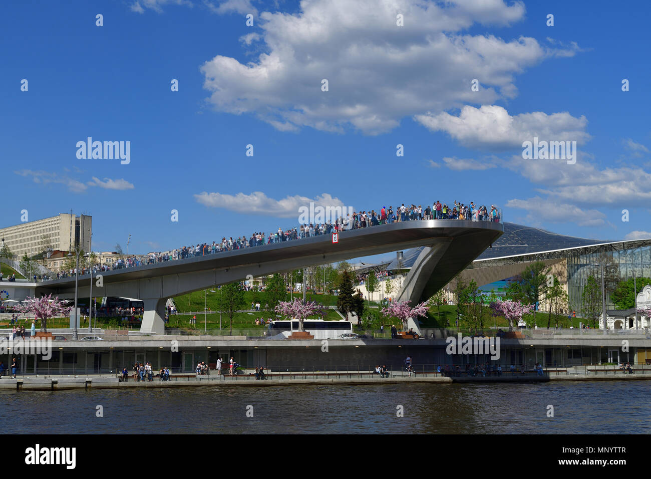 Moscou, Russie - 12 mai. 2018. pont suspendu de Zaryadye park Banque D'Images