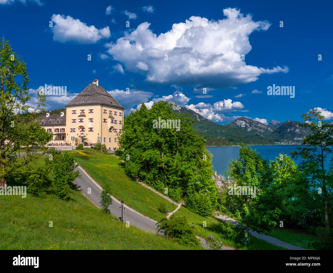 Hotel Schloss Fuschl château, lac Fuschlsee, région du Salzkammergut, à Salzbourg, Autriche Banque D'Images