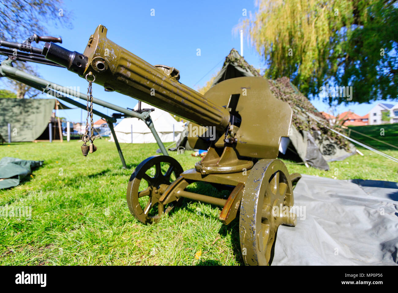 La seconde guerre mondiale, le russe Maxim à l'arme lourde avec bouclier, chariot sur roues, à un hommage à la populaire 40 jours à Sandwich, en Angleterre. Banque D'Images
