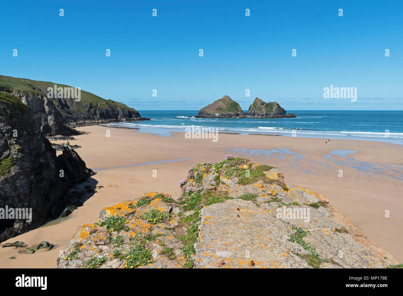 Baie de holywell à Cornwall, Angleterre, Grande-Bretagne, Royaume-Uni, la plage est utilisé comme lieu de tournage pour la série TV de la bbc a frappé poldark. Banque D'Images