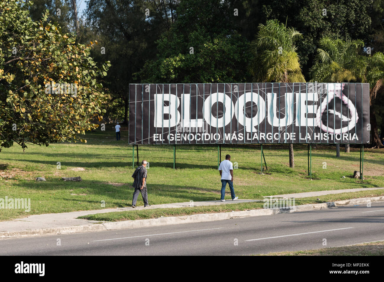 La Havane, Cuba. 1er mai 2018, un panneau à La Havane Cuba près de la Plaza de la Revolucion qui lit "l'embargo, la plus longue de l'histoire du génocide' Caleb Hughes/Alamy Live News Banque D'Images