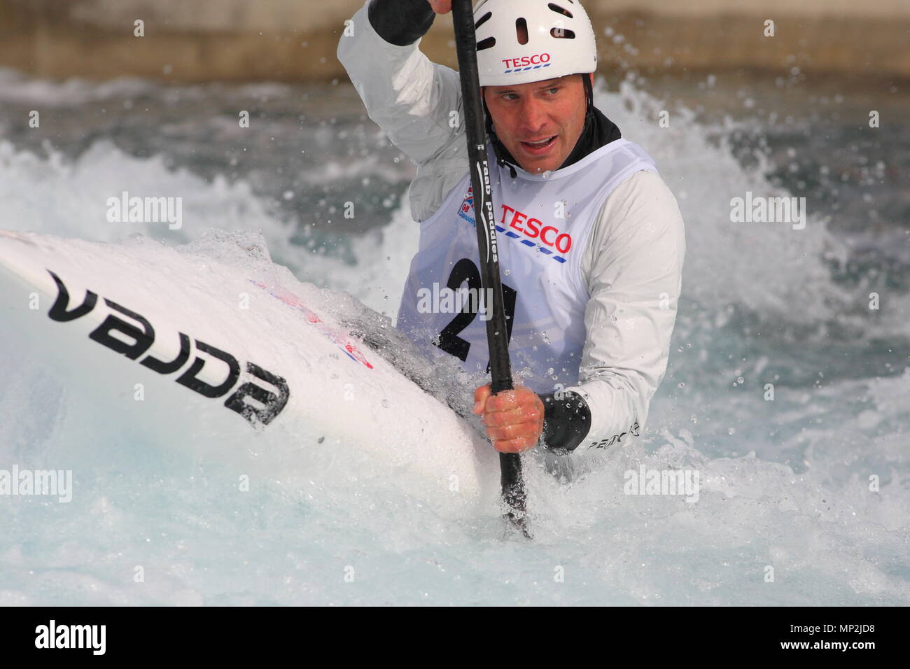 Canoe - Tesco en Slalom 2012 incluant la sélection des essais cliniques pour l'équipe de la Grande-Bretagne aux Jeux Olympiques - Richard Hounslow remporte la finale simple hommes Kayak au Lee Valley White Water Centre, Hertfordshire 14 avril 2012 --- Image par © Paul Cunningham Banque D'Images