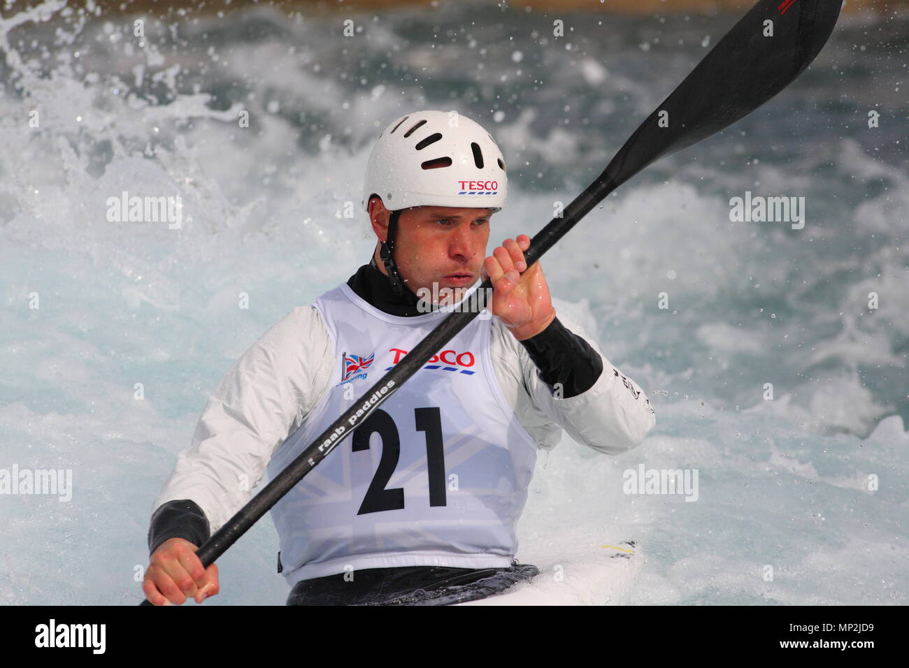 Canoe - Tesco en Slalom 2012 incluant la sélection des essais cliniques pour l'équipe de la Grande-Bretagne aux Jeux Olympiques - Richard Hounslow remporte la finale simple hommes Kayak au Lee Valley White Water Centre, Hertfordshire 14 avril 2012 --- Image par © Paul Cunningham Banque D'Images