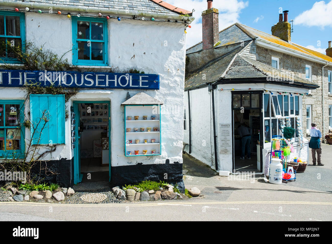 L'une boutique de cadeaux dans Mousehole Mousehole village de Cornwall. Banque D'Images