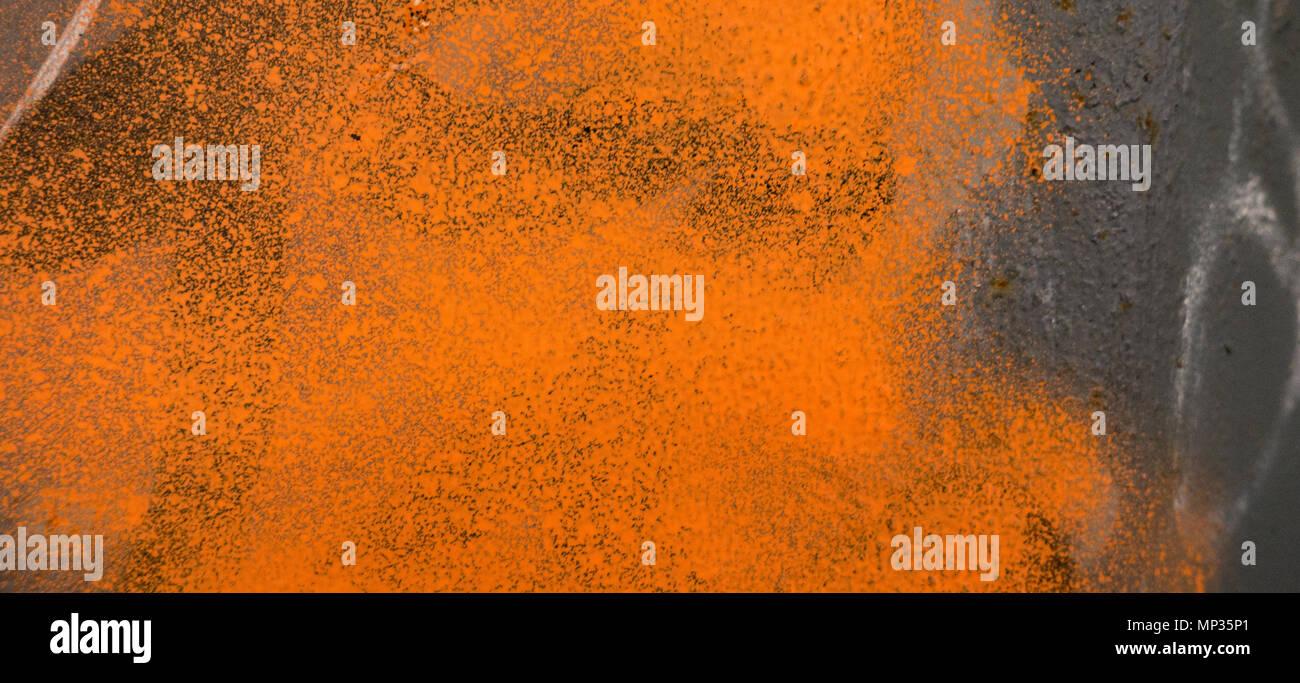 Mur De Plâtre Gris Avec Des Bombes De Peinture Graffiti Orange Forme