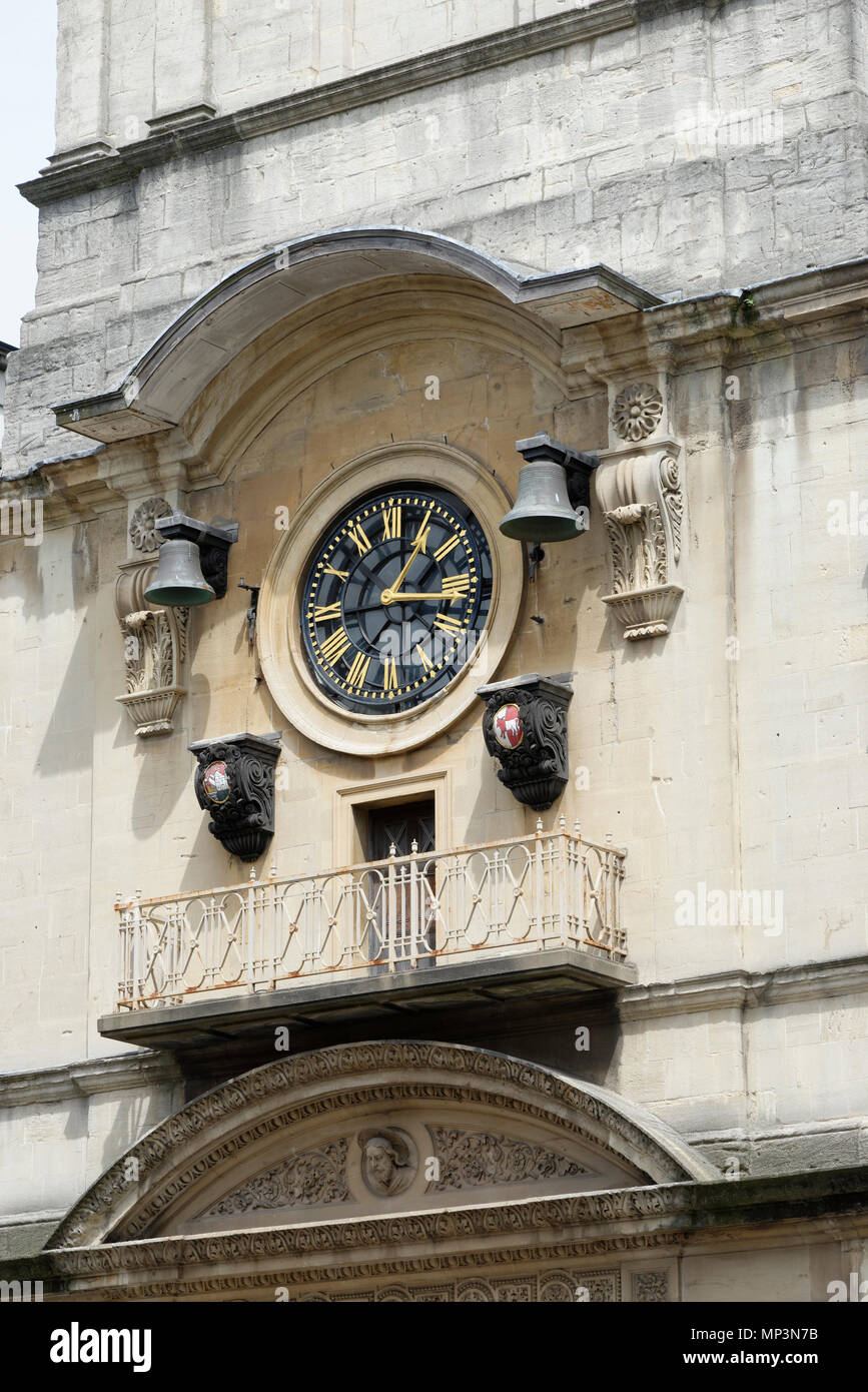 Réveil de l'Église du Christ avec Saint Ewen Broad Street, Bristol bell ringer chiffres romains pour remplacement manquants Banque D'Images