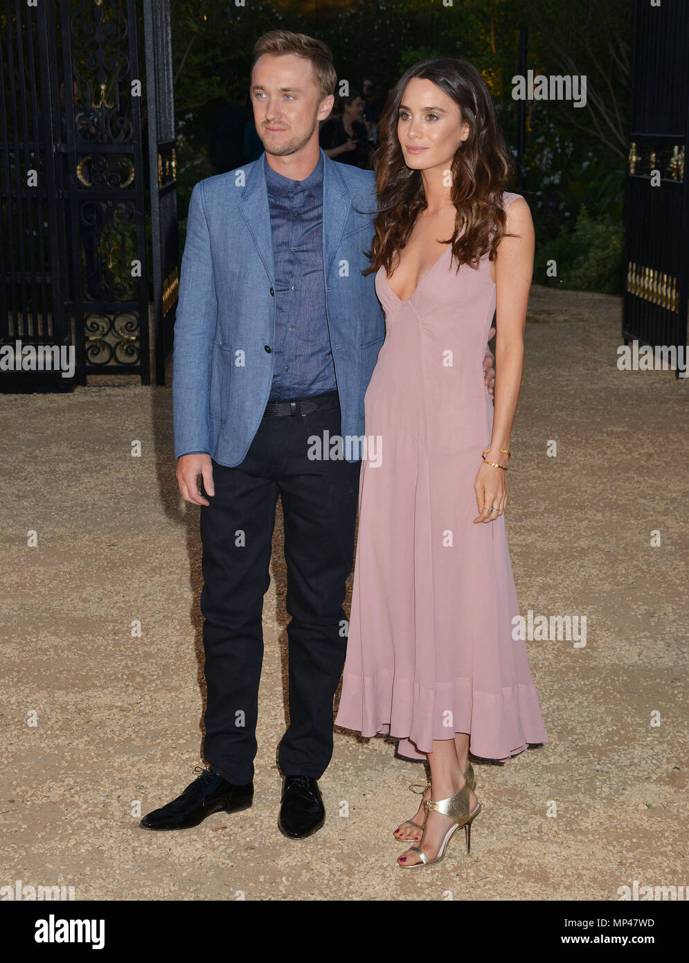 Jade Olivia, Tom Felton à la Burberry - Londres à Los Angeles, à l'Observatoire de Griffith Park à Los Angeles. 16 avril 2015.Jade Olivia, Tom Felton ------------- Red Carpet Event, Vertical, USA, Cinéma, Célébrités, photographie, Bestof, Arts, Culture et divertissement, Célébrités Topix fashion / Vertical, Best of, événement dans la vie d'Hollywood, Californie - Tapis rouge et en backstage, USA, Cinéma, Célébrités, cinéma, télévision, Célébrités célébrités musique, photographie, Arts et culture, Bestof, divertissement, Topix, verticale de la famille de l'année , 2015, enquête Banque D'Images