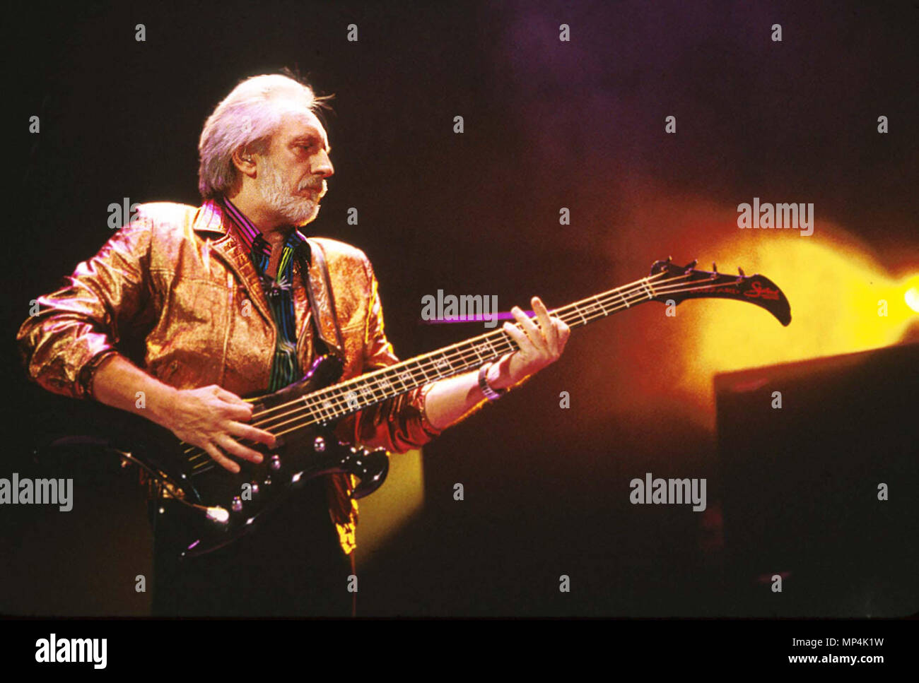 Qui,le-Entwistle JohnWho,l-Entwistle John-2A - qui,le-Entwistle John-2un événement dans la vie d'Hollywood, Californie - Red Carpet Event, USA, Cinéma, Célébrités, photographie, Bestof, Arts, Culture et divertissement, Célébrités, Mode Topix Meilleur de Hollywood, la vie, événement dans la vie d'Hollywood, Californie - Tapis rouge et en backstage, Arts, Culture et divertissement, photographie, enquête tsuni@Gamma-USA.com , célébrités Musique, musicien, le groupe de musique, de 1993 à 1999 Banque D'Images