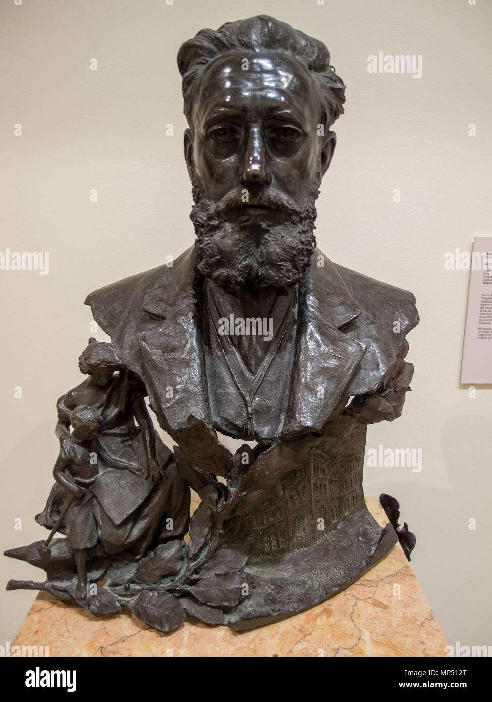 Appareil photo numérique Olympus Ricardo Magdalena Tabuenca . Español : Busto del arquitecto, pintor y diseñador español Ricardo Magdalena Tabuenca (1910). . 1909. 914 Museo Provincial de Bellas Artes de Saragosse - CS 89132 125840 15092013 Banque D'Images