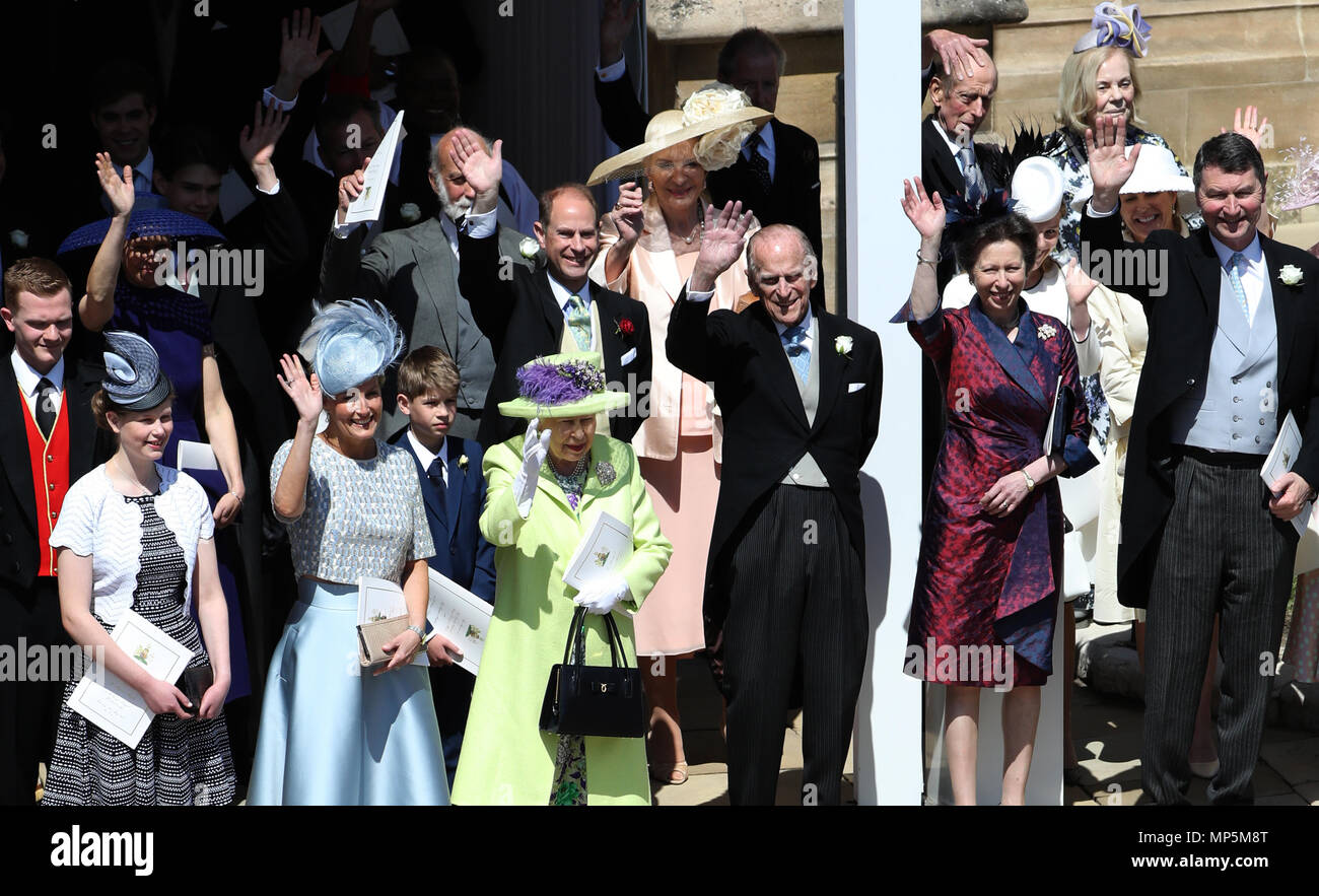 La Reine Elizabeth Ii Duc D Edimbourg Et D Autres Membres De La