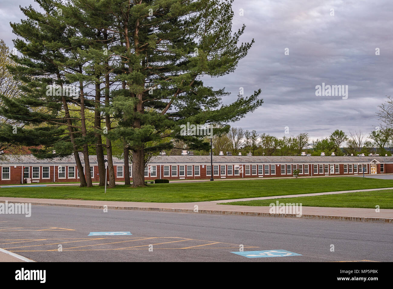 Chaîne de nouvelles maisons à Whitesboro, État de New York Banque D'Images