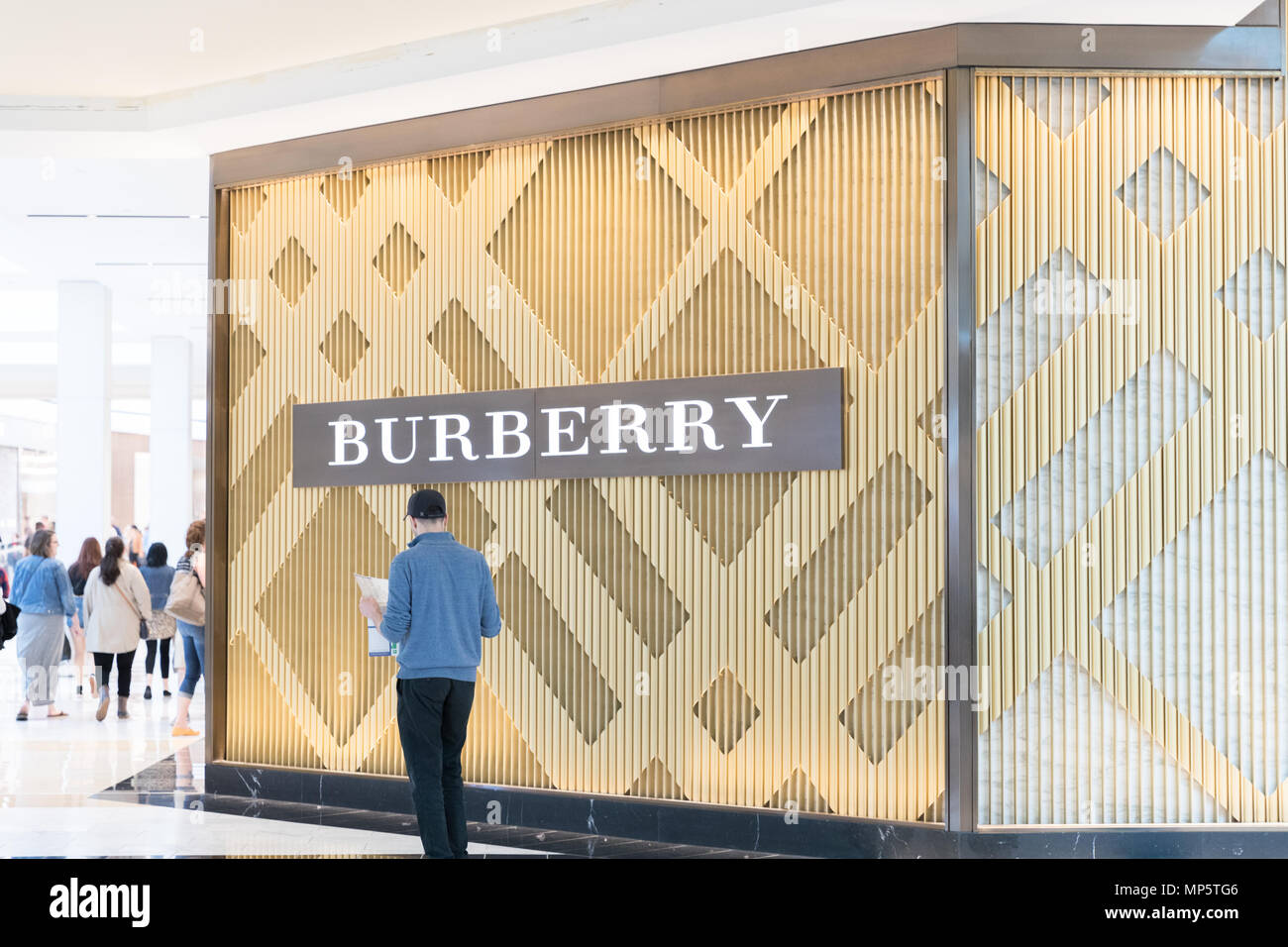 Philadelphie, Pennsylvanie, le 19 mai 2018 : Extérieur et l'affichage de la boutique Burberry à King of Prussia Mall. une célèbre marque de luxe et de la mode britannique Banque D'Images