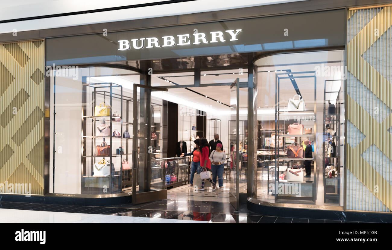 Philadelphie, Pennsylvanie, le 19 mai 2018 : Extérieur et l'affichage de la boutique Burberry à King of Prussia Mall. une célèbre marque de luxe et de la mode britannique Banque D'Images