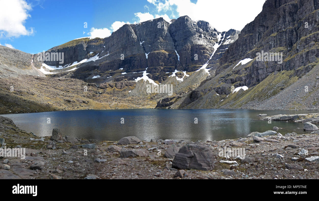 Coire Mhic Fhearchair, près de Torridon, Wester Ross, Scotland. Largement considéré comme le plus spectaculaire de corrie en Écosse. Banque D'Images