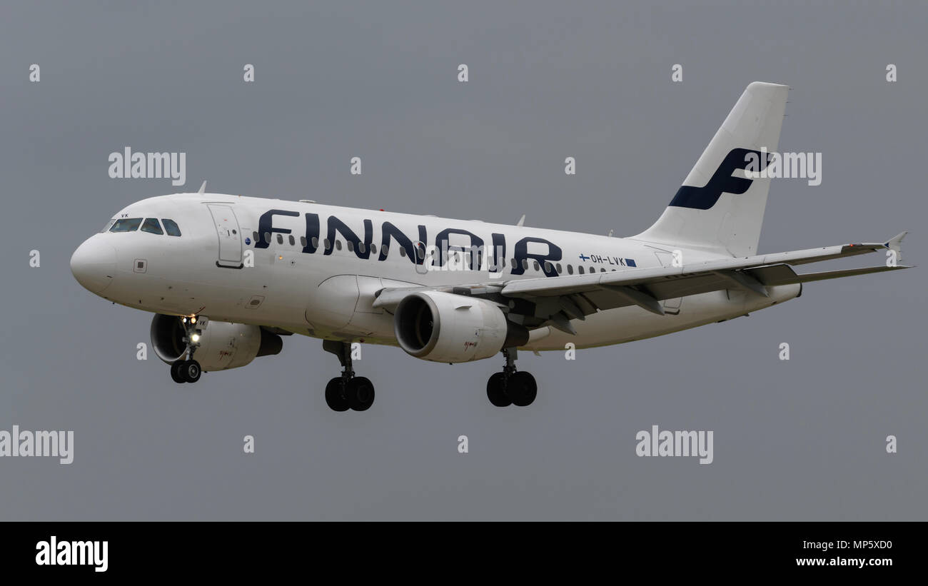Airbus A320 de Finnair landing Banque D'Images