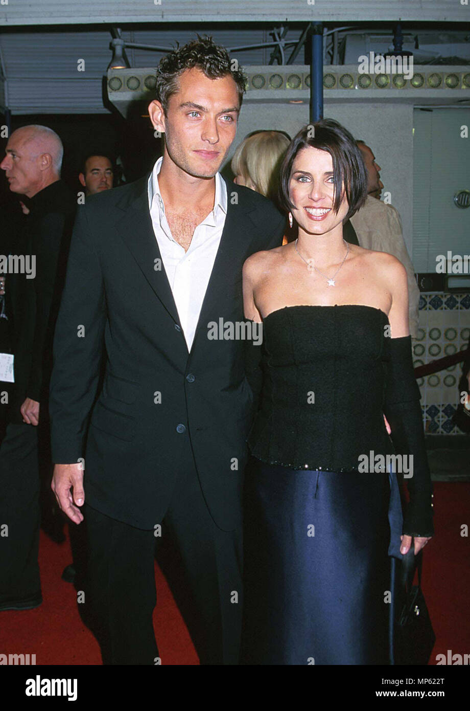 Jude Law, Sadie Frost +- Jude Law, Sadie Frost +événement dans la vie d'Hollywood, Californie - Red Carpet Event, USA, Cinéma, Célébrités, photographie, Bestof, Arts, Culture et divertissement, Célébrités, Mode Topix Meilleur de Hollywood, la vie, événement dans la vie d'Hollywood, Californie - Tapis rouge et en backstage, ,des stars, , Arts, Culture et divertissement, la photographie, les gens de la distribution, émission de télévision et tsuni@Gamma-USA.com , enquête en 1993 à 1999 personnes tous exprimés Banque D'Images