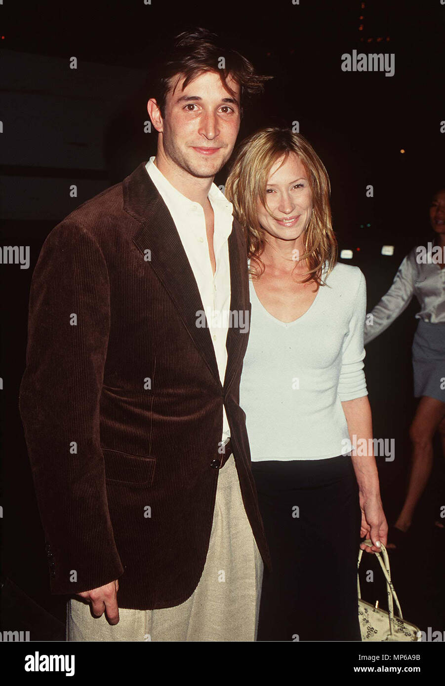 Un Noah Wyle. Tracy Warbin - femme Wyle Noah et Tracy Warbin événement dans la vie d'Hollywood, Californie - Red Carpet Event, USA, Cinéma, Célébrités, photographie, Bestof, Arts, Culture et divertissement, Célébrités, Mode Topix Meilleur de Hollywood, la vie, événement dans la vie d'Hollywood, Californie - Tapis rouge et en backstage, cinéma, télévision, célébrités, célébrités de la musique, Topix Bestof, Arts, Culture et divertissement, vertical, une seule personne, la photographie, les trois quarts, de 1993 à 1999, l'enquête de crédit , tsuni@Gamma-USA.com Tsuni / USA,  = = = Red Carpet Event, USA, Cinéma, célébrités, photographe Banque D'Images