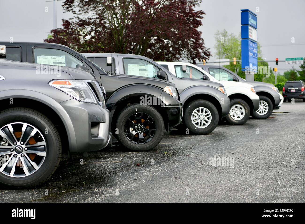 Les camionnettes Ford fait la queue chez un concessionnaire, Annapolis, MD, USA Banque D'Images