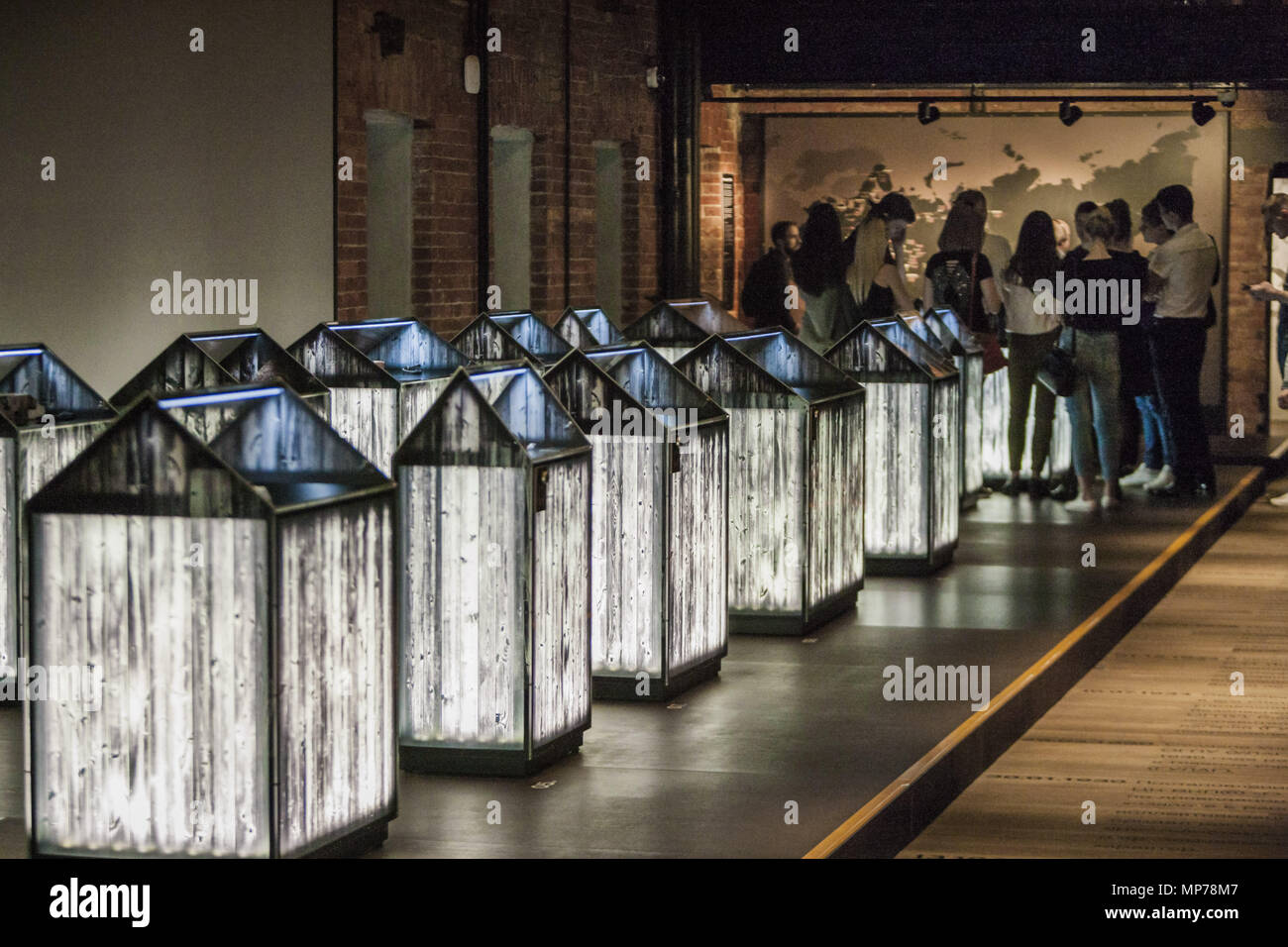 Moscou, Moscou, Russie. 17 mai, 2018. Les visiteurs dans une exposition du Musée de l'histoire du Goulag à Moscou. Credit : Celestino Arce/ZUMA/Alamy Fil Live News Banque D'Images