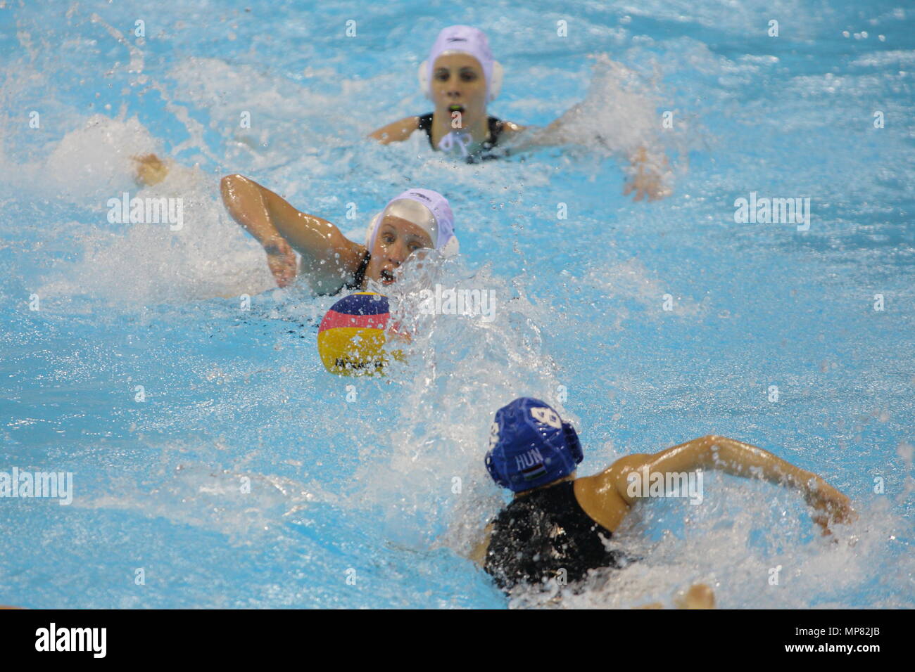 Le visa du water-polo féminin international, la Grande-Bretagne contre l'Hongrie à l'Arène de water-polo du Parc olympique de Londres 4 mai 2012 --- Image par © Paul Cunningham Banque D'Images