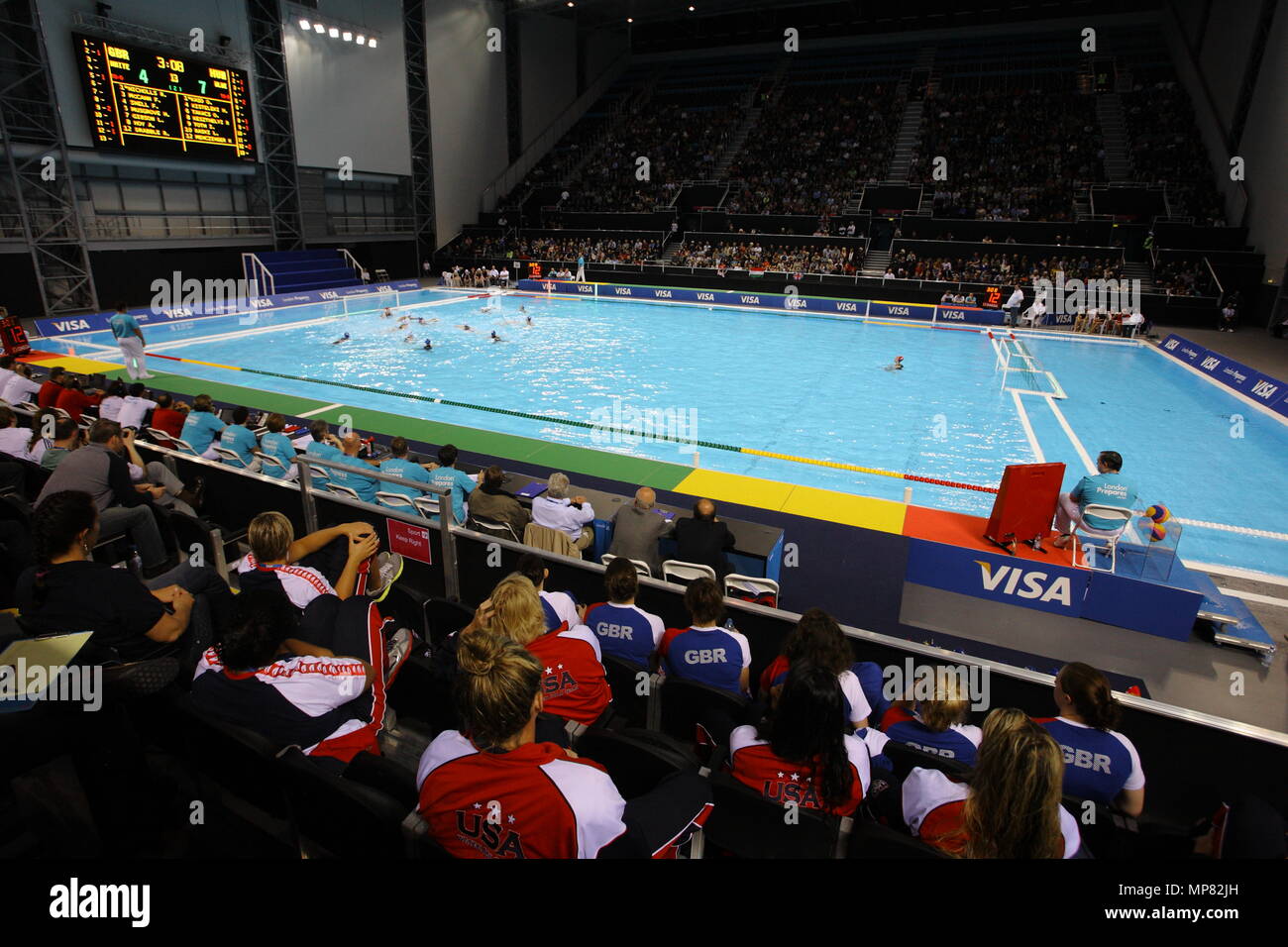 Le visa du water-polo féminin international, la Grande-Bretagne contre l'Hongrie à l'Arène de water-polo du Parc olympique de Londres 4 mai 2012 --- Image par © Paul Cunningham Banque D'Images