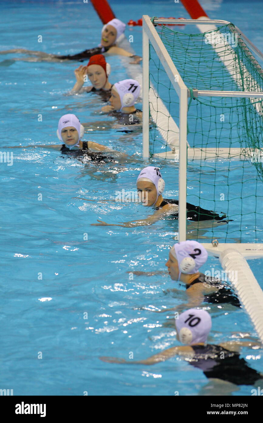 Le visa du water-polo féminin international, la Grande-Bretagne contre l'Hongrie à l'Arène de water-polo du Parc olympique de Londres 4 mai 2012 --- Image par © Paul Cunningham Banque D'Images