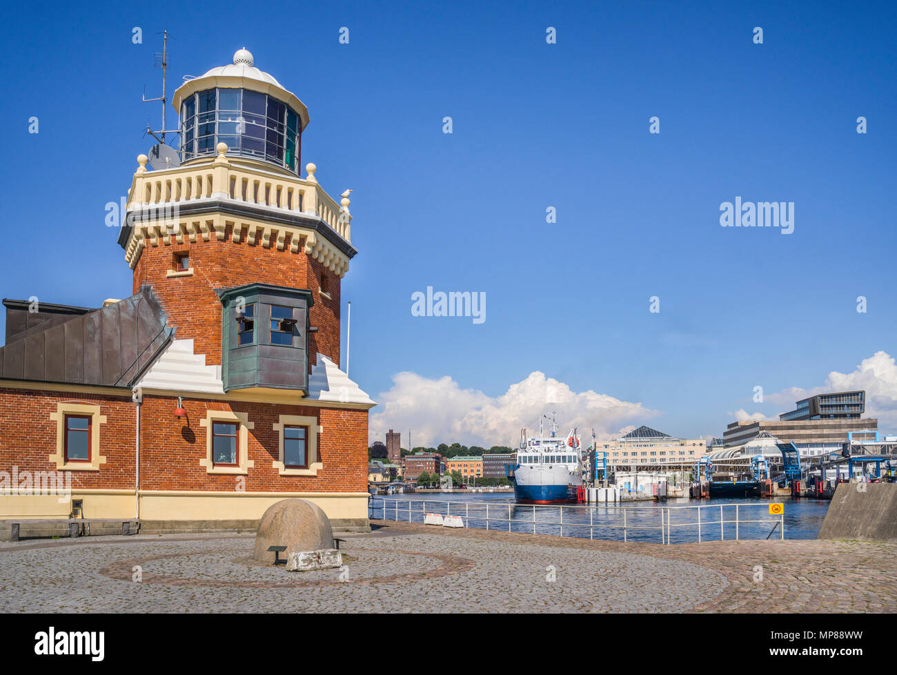 Phare du port de la ville côtière de la mer Baltique, Helsingborg, Suède Scania Banque D'Images