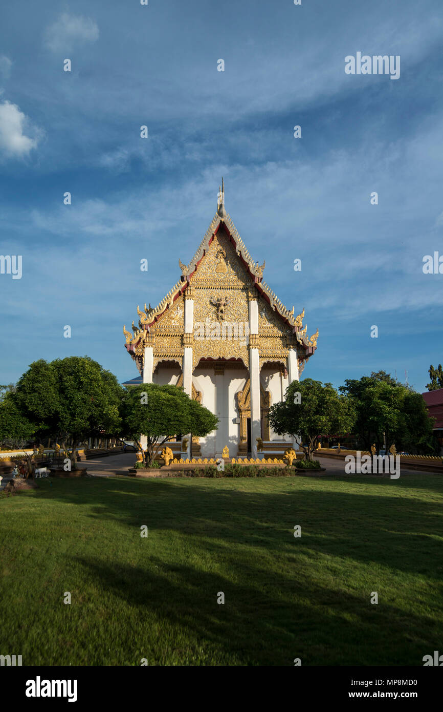 Le wat Burapharam dans la ville de Surin en Isan dans le nord-est de la Thaïlande. La Thaïlande, Isan, Surin, Novembre, 2017 Banque D'Images