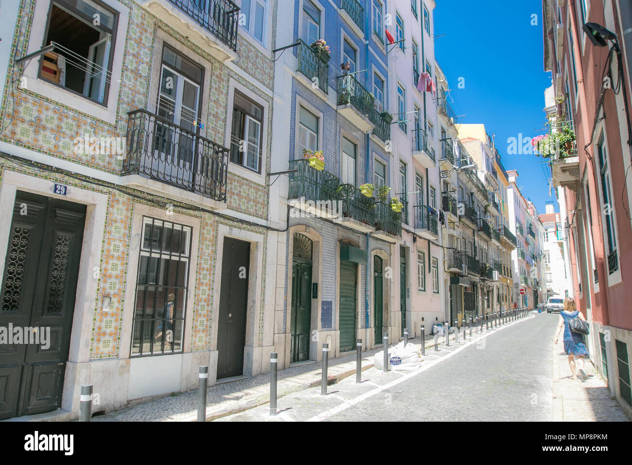 Rue typique de Lisbonne. Banque D'Images