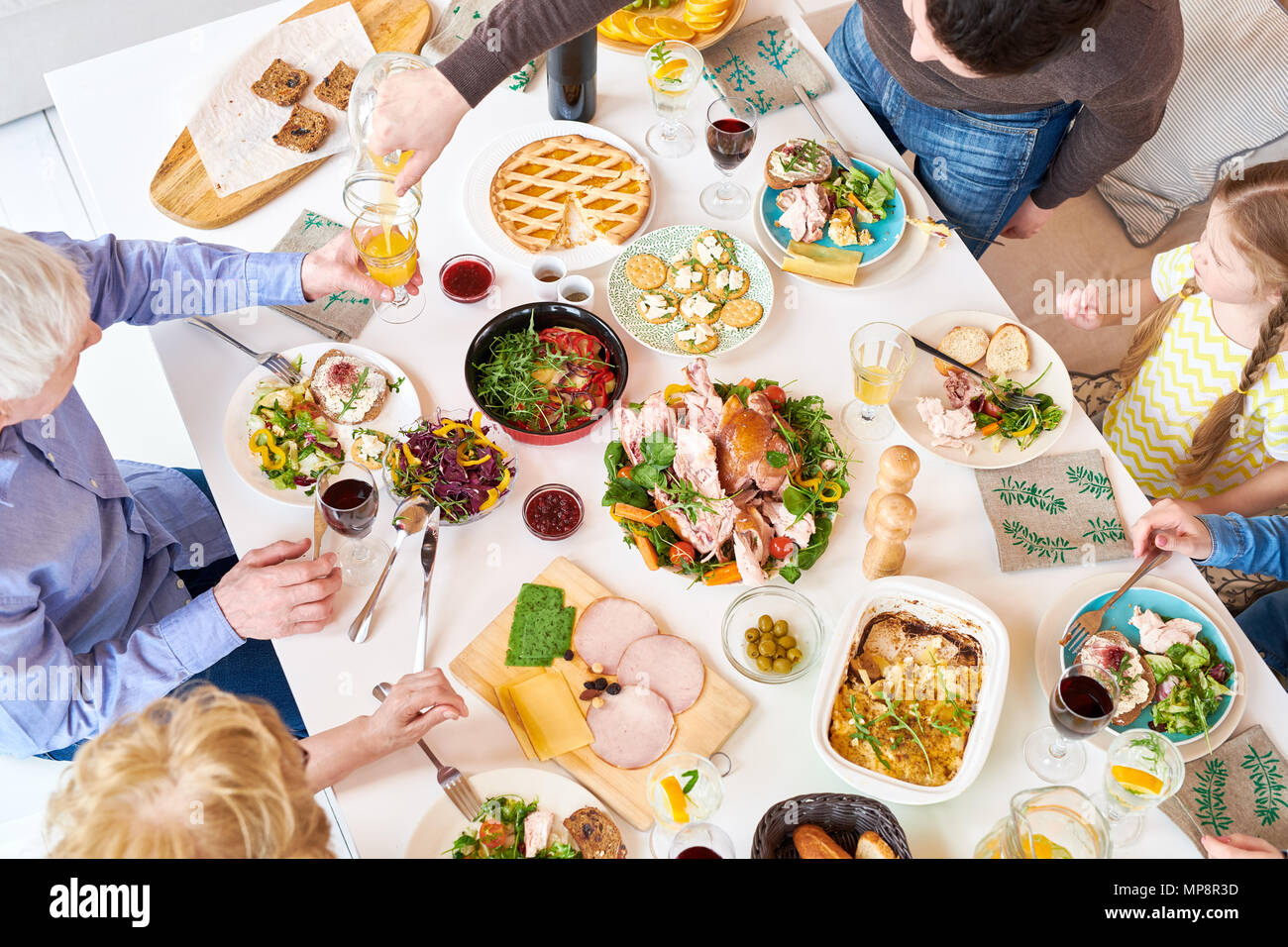 Vue de dessus du repas de famille Banque D'Images