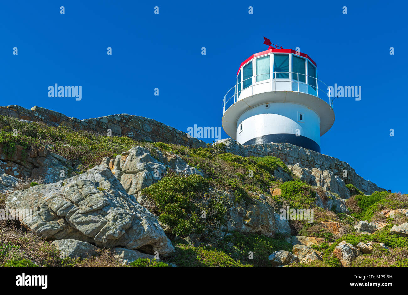 Phare près de la réserve naturelle du Cap de bonne espérance, le point le plus sud-ouest du continent africain près du Cap, Afrique du Sud. Banque D'Images