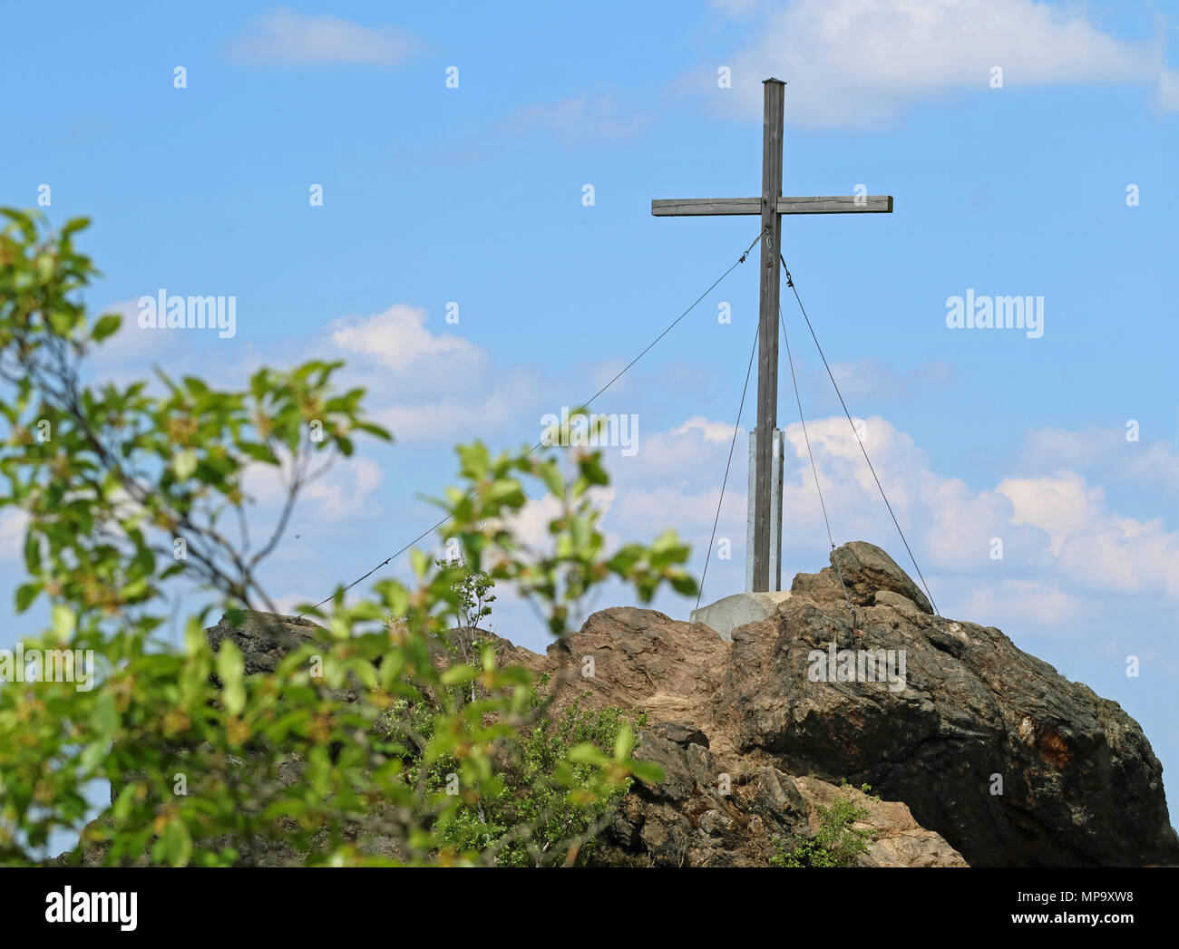 Sommet cross de la montagne d'argent, dans la forêt de Bavière silberberg Banque D'Images