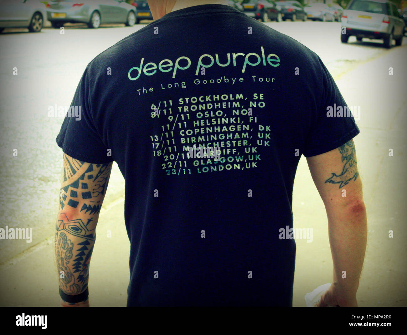 Deep purple 819 tour t shirt avec ventilateur tatouages vu de derrière Banque D'Images