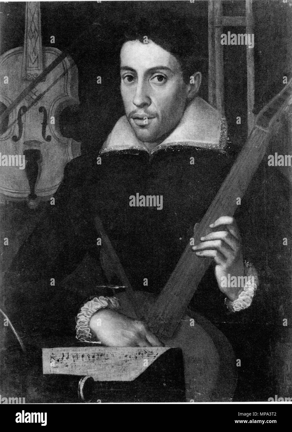 Portrait d'un musicien . Anglais : Portrait d'un musicien par un peintre Cremonese. La gardienne a traditionnellement, mais à tort, été identifiés comme Antonio Stradivari. Claudio Monteverdi (1567-1643) et de Gasparo da Salò (1540-1609) ont été proposées. Il est titulaire d'une viole de gambe de Brescia, et il y a un alto et alto avec un arc dans l'arrière-plan. . Vers 1570-1590. 1017 Portrait d'un musicien par un artiste Cremonese - Ashmolean Museum - Robbins-Landon 1991 p74 Banque D'Images