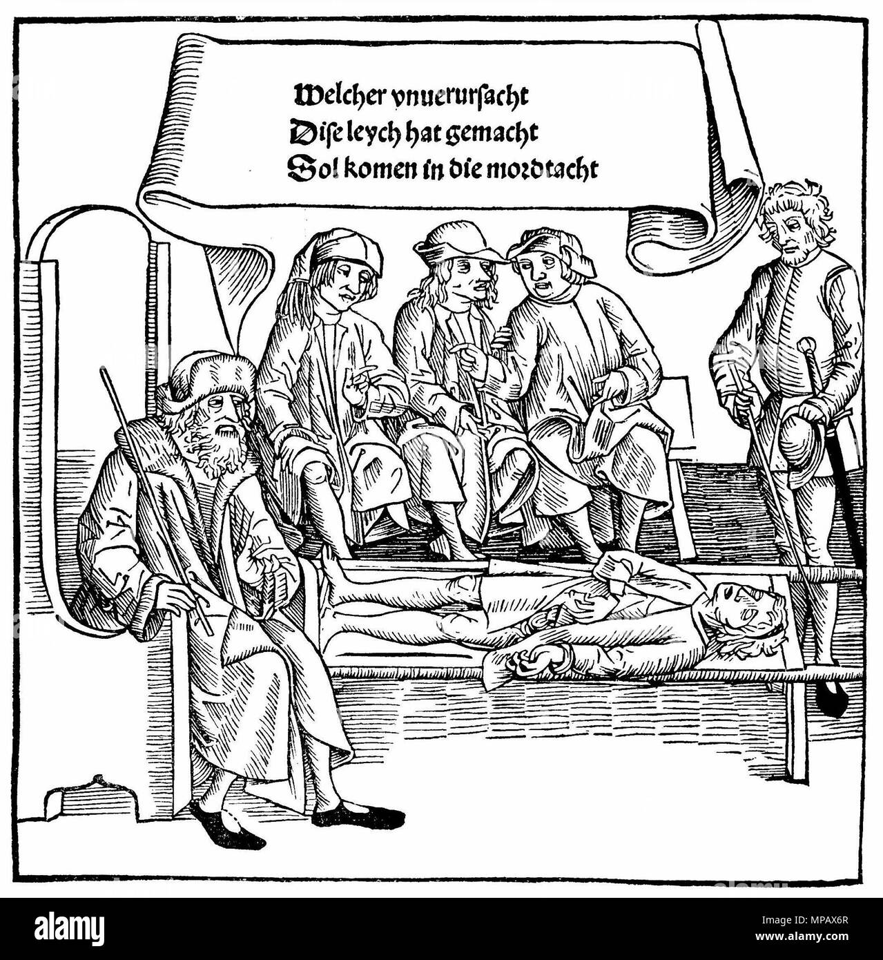 . Deutsch : Welcher vnuerursacht / Dise leych gemacht hat / Sol komen en mourir. mordtacht Bambergischen Halsgerichtsordnung Holzschnitt aus der : Der Richter und die Schöffen sitzen und um einen Erschlagenen Mordacht beschließen die über den abwesenden Täter. Rechts der berührt die Gerichtsdiener Bahre mit dem Stab. 1507. Wolfgang Katzenheimer Mordacht 905 Banque D'Images