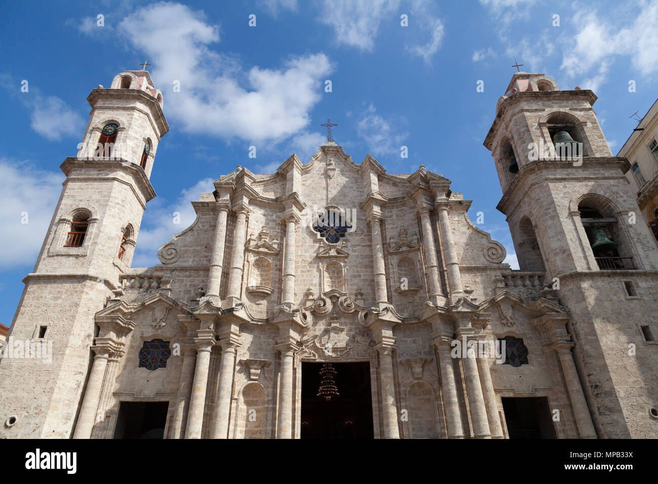 Cuba, Ciudad de la Habana Province, La Havane La Habana Vieja, quartier classé au patrimoine mondial, la place de la cathédrale et Catedral de la Virgen Maria de Banque D'Images