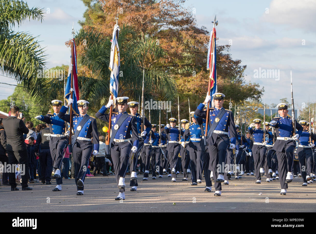CANELONES, URUGUAY - 18 MAI 2018 : Parade du bataillon de l'armée de l'air de l'Uruguay, 207 anniversaire de la bataille de las Piedras. Banque D'Images