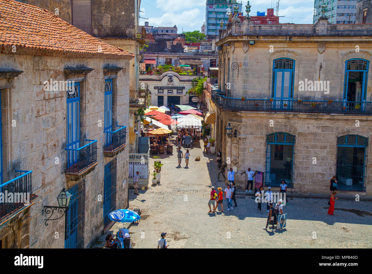 Cuba, Ciudad de la Habana Province, La Havane La Habana Vieja, quartier classé au patrimoine mondial, la place de la cathédrale et Catedral de la Virgen Maria de Banque D'Images