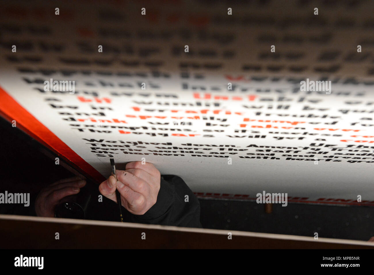 La main écrit de la loi et de la proclamation qui est érigé à la croix du marché le jour de l'Aa à Lerwick Helly Shetland étant signer written Banque D'Images