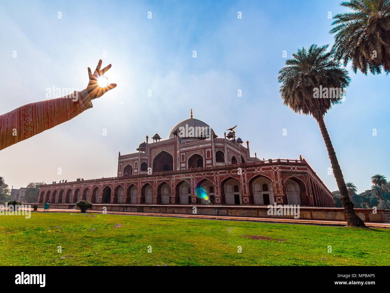 Tombe de Humayun à Delhi, en Inde. Le tombeau de Humayun est également célèbre lieu touristique à Delhi. Les habitants viennent également de voir cette grande architecture persane. Banque D'Images