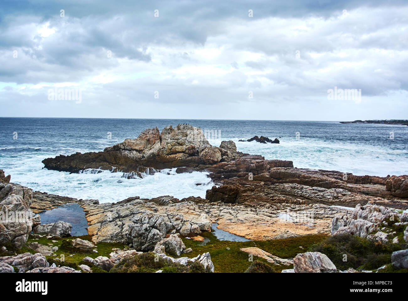 Hermanus (initialement appelé Hermanuspietersfontein raccourcie en 1902, mais que le nom était trop long pour le service postal), est une ville sur la rive sud Banque D'Images