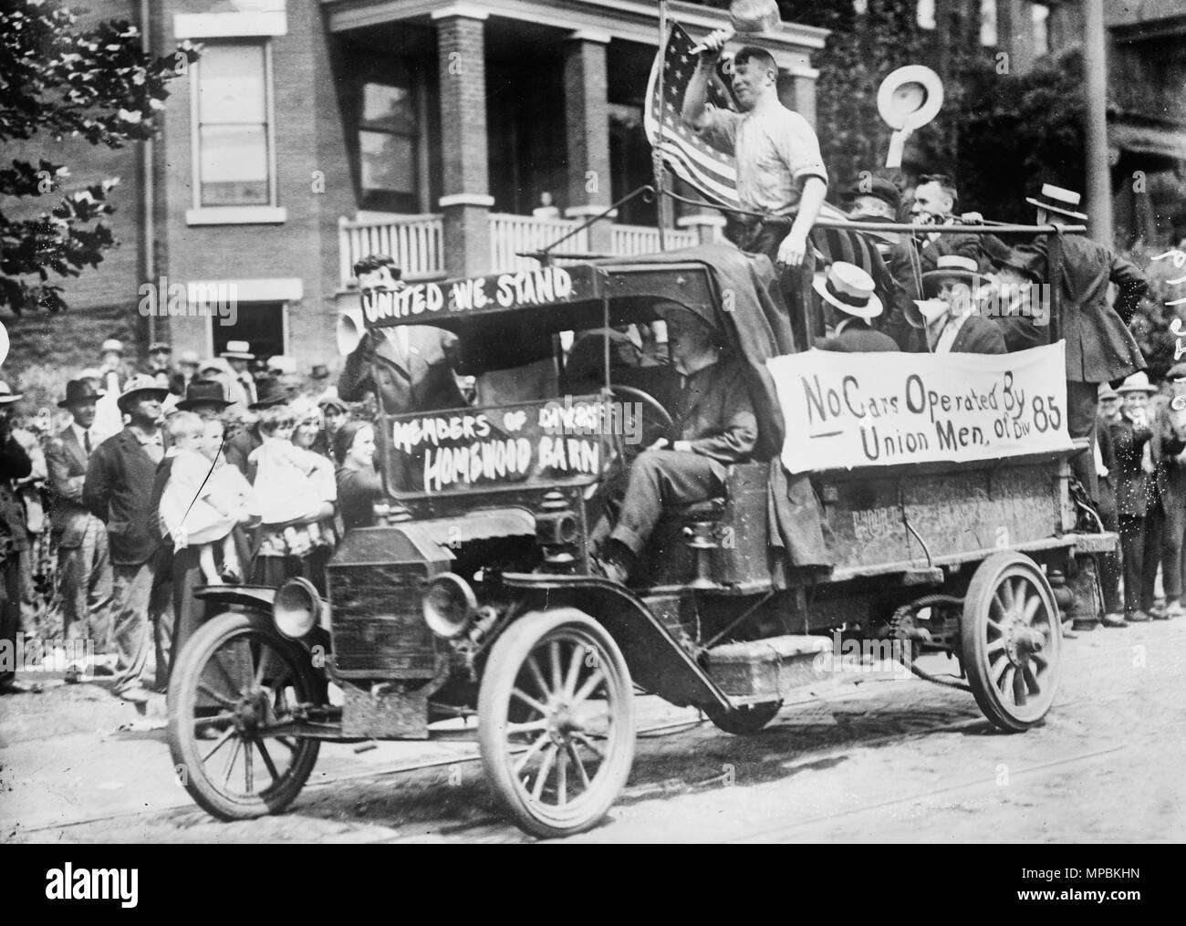 Grève de Pittsburgh [1919] voiture en démontrant les grévistes Banque D'Images